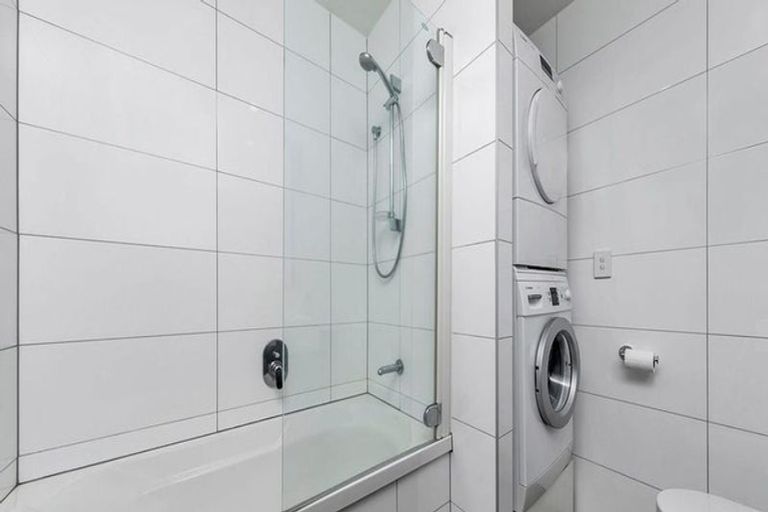 Photo of property in Apollo Apartments, 201/46 Rosedale Road, Rosedale, Auckland, 0632