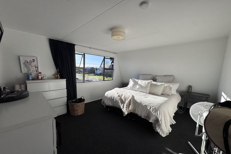 Photo of property in 71 Hedges Street, Sanson, 4817