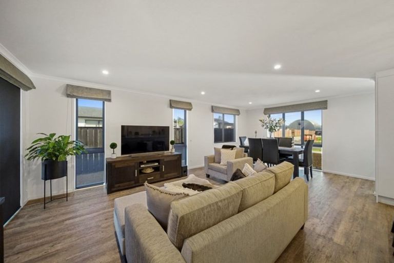 Photo of property in 14 Walter Lawry Road, Paerata, Pukekohe, 2124