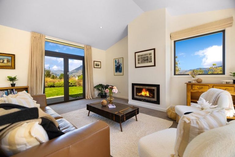 Photo of property in 47 Jacks Point Rise, Jacks Point, Queenstown, 9371