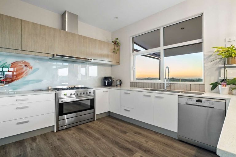 Photo of property in 25 Medhurst Road, Bombay, 2675