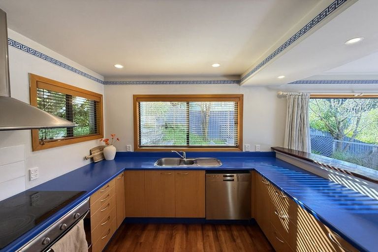 Photo of property in 37 Cornwall Road, Lyttelton, 8082