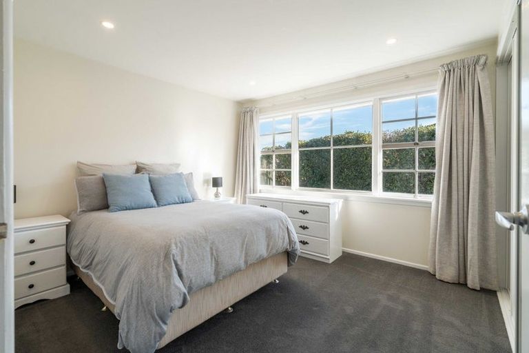 Photo of property in 8 Denise Crescent, Hornby, Christchurch, 8042
