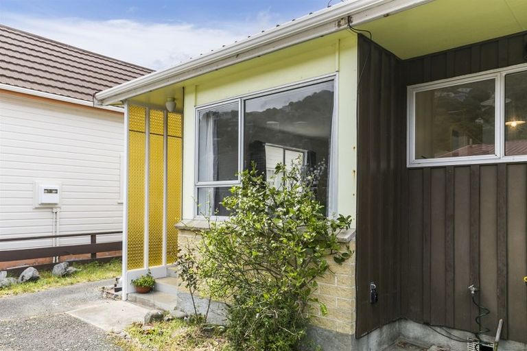 Photo of property in 171f5 Queens Drive, Lyall Bay, Wellington, 6022