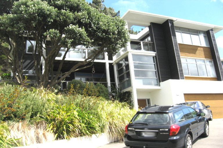 Photo of property in 77 Burnham Street, Seatoun, Wellington, 6022