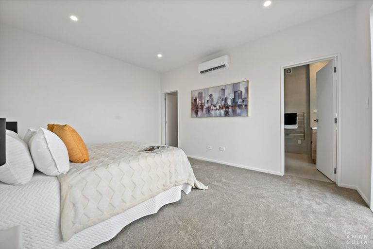 Photo of property in 15 Mara Way, Sunnyvale, Auckland, 0612