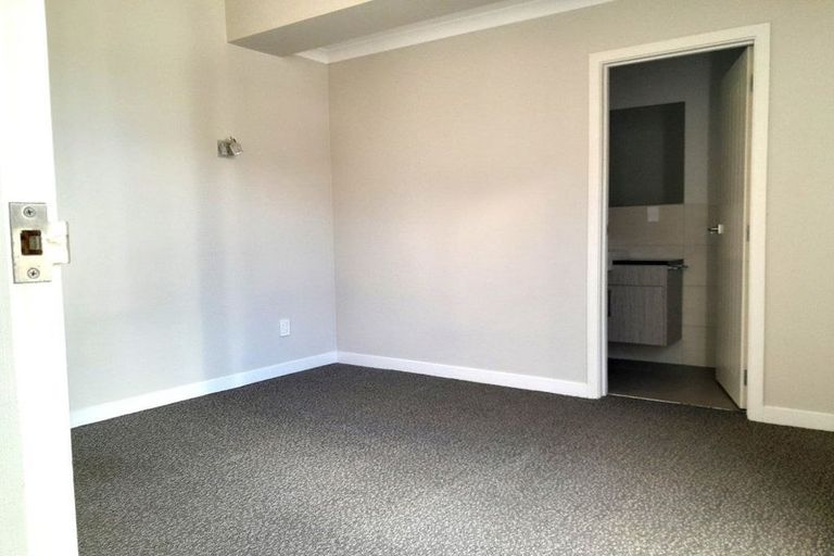 Photo of property in 8/5 Massey Avenue, Pukekohe, 2120