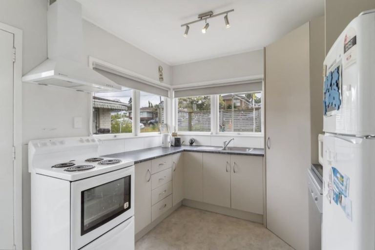 Photo of property in 1/8 Manuka Road, Glenfield, Auckland, 0629
