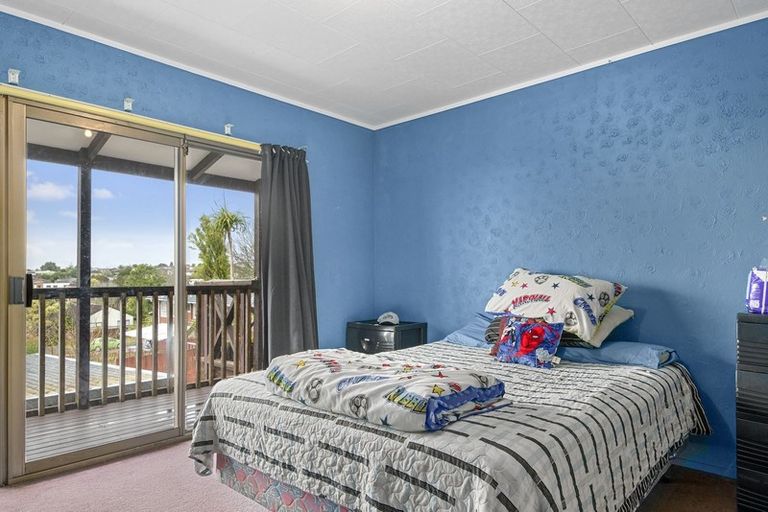 Photo of property in 71 Reynella Drive, Massey, Auckland, 0614