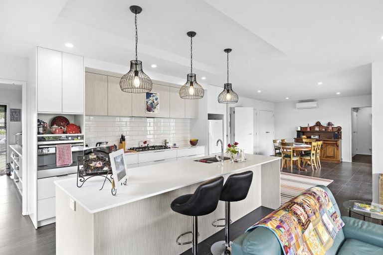 Photo of property in 5 James Kidd Place, Greytown, 5712