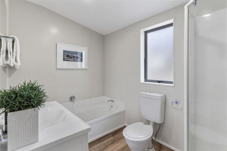 Photo of property in 49f Lancaster Road, Beach Haven, Auckland, 0626
