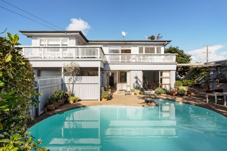 Photo of property in 43 Hinewa Road, Otumoetai, Tauranga, 3110