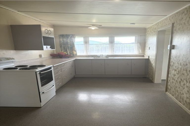 Photo of property in 77 Bartholomew Road, Levin, 5510
