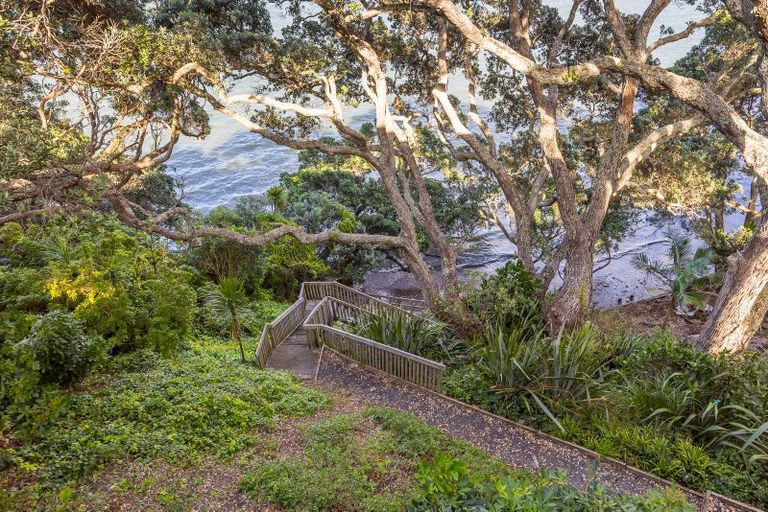 Photo of property in 74 Queen Street, Northcote Point, Auckland, 0627