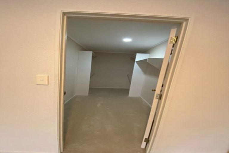 Photo of property in 10 Mullagh Place, East Tamaki Heights, Auckland, 2016