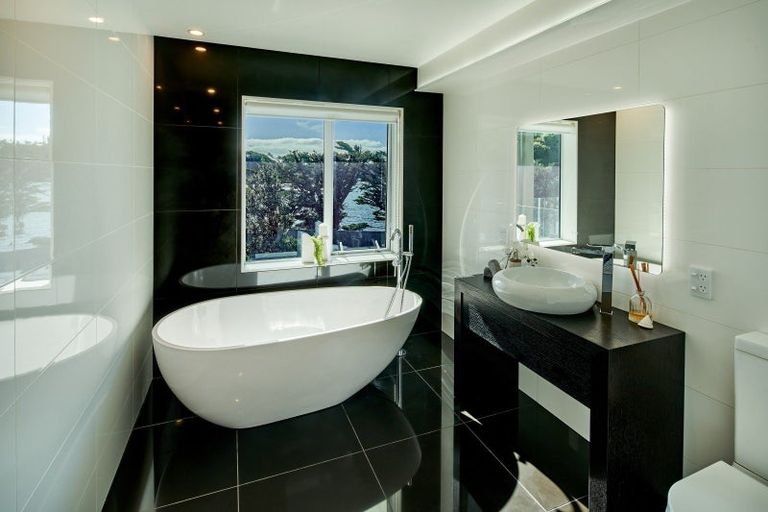 Photo of property in 300b Paremata Road, Whitby, Porirua, 5381