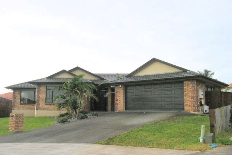 Photo of property in 18 Glastry Close, East Tamaki Heights, Auckland, 2016