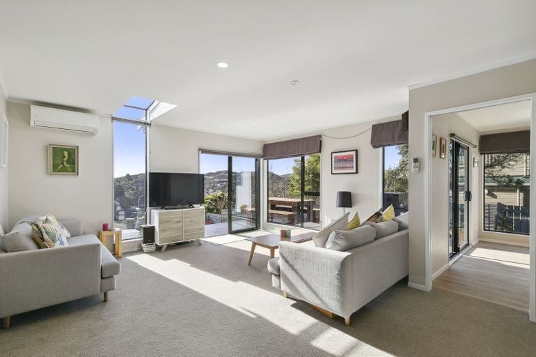 Photo of property in 5b Becker Way, Karori, Wellington, 6012