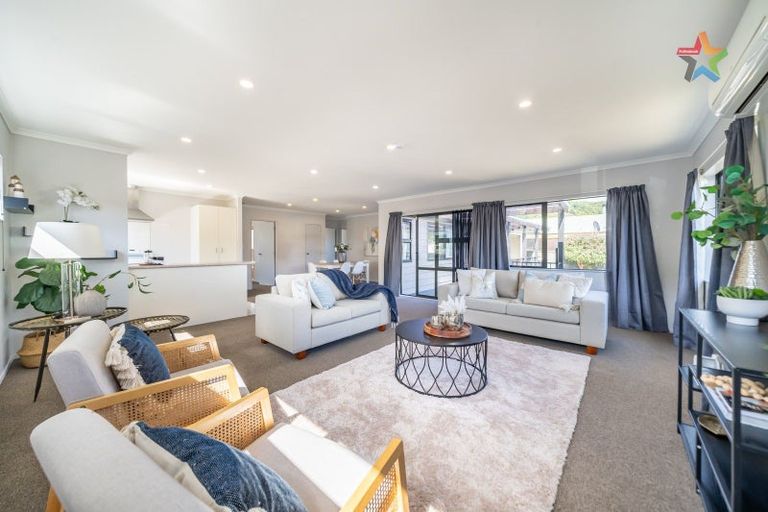 Photo of property in 5b Kilkenny Grove, Wainuiomata, Lower Hutt, 5014