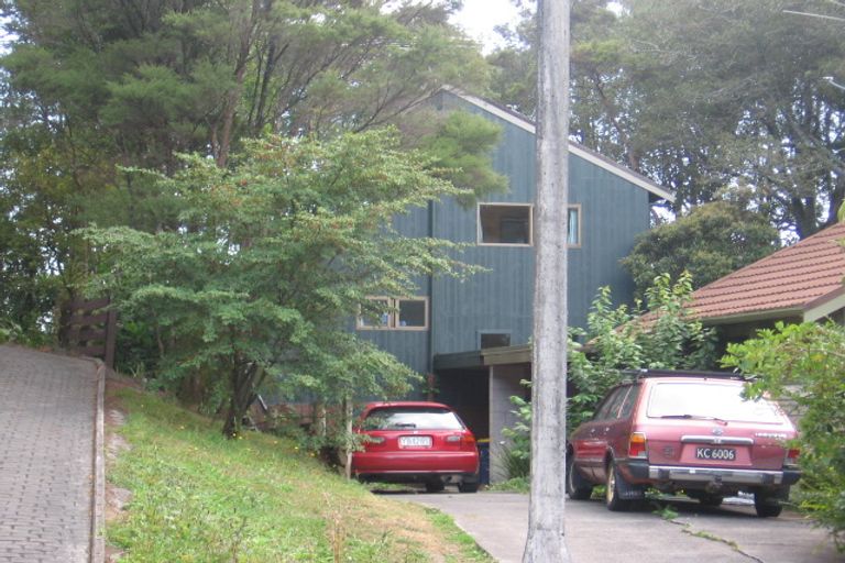 Photo of property in 2/14 Caram Place, Birkenhead, Auckland, 0626