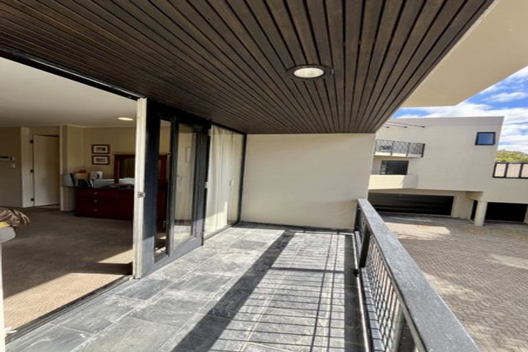 Photo of property in Highwic, 32u2 Hobson Street, Thorndon, Wellington, 6011