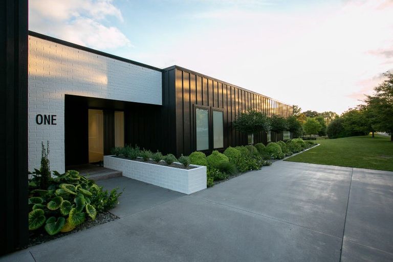 Photo of property in 1/45 Saint Kilda Road, Cambridge, 3434