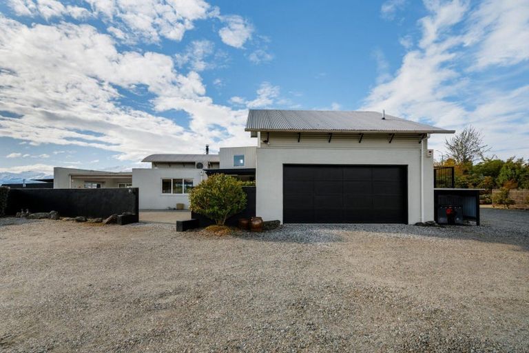 Photo of property in 302 Beacon Point Road, Wanaka, 9305