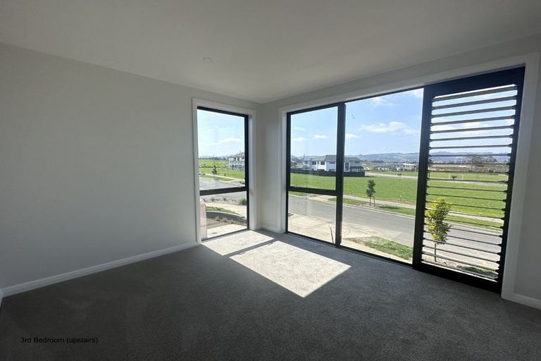Photo of property in 12 Catalina Avenue, Rosehill, 2113