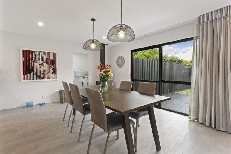 Photo of property in 10 Pyatt Place, Redwood, Christchurch, 8051