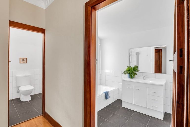 Photo of property in 13 Ross Street, Marton, 4710