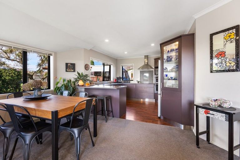 Photo of property in 22 Truby King Street, Merrilands, New Plymouth, 4312