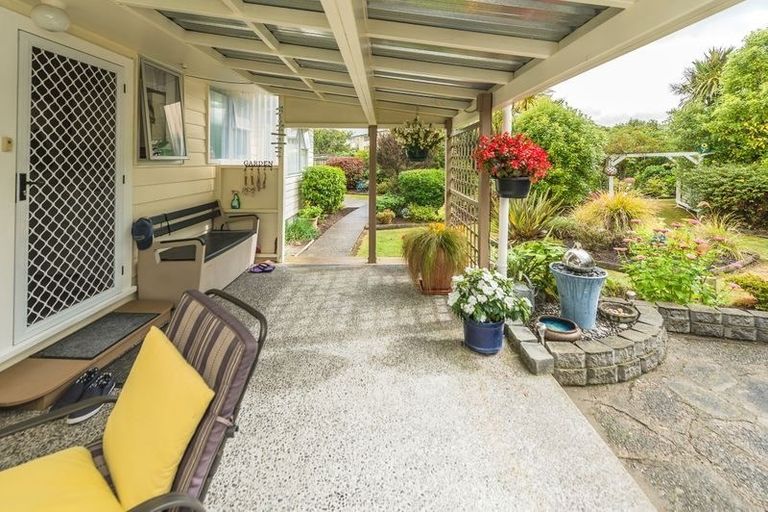 Photo of property in 15 Oaklea Avenue, Marton, 4710