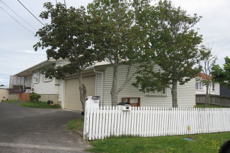 Photo of property in 1/11 Merton Avenue, Glenfield, Auckland, 0627