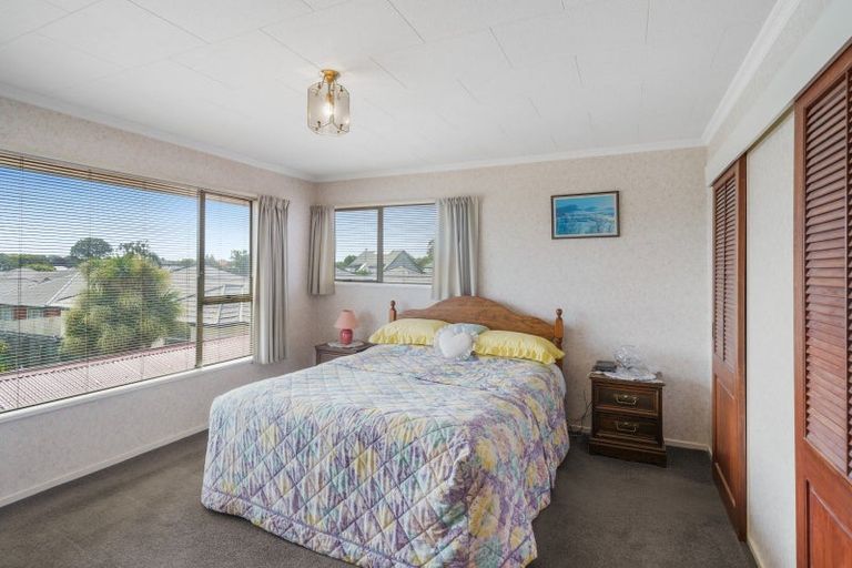 Photo of property in 2/17 Nyoli Street, Northcote, Christchurch, 8052