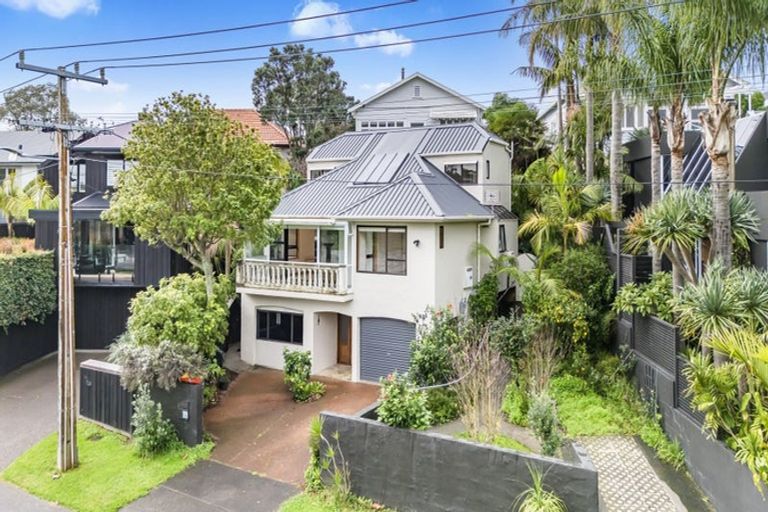 Photo of property in 1/62 Wairoa Road, Narrow Neck, Auckland, 0624