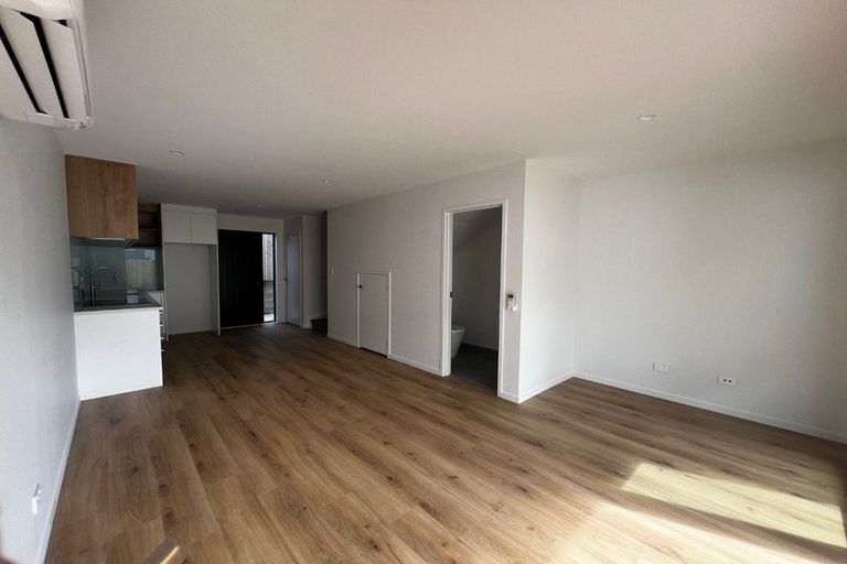 Photo of property in 21 Divich Avenue, Te Atatu South, Auckland, 0610