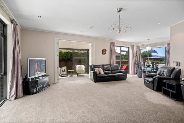 Photo of property in 48 Kelliher Drive, Wanaka, 9305