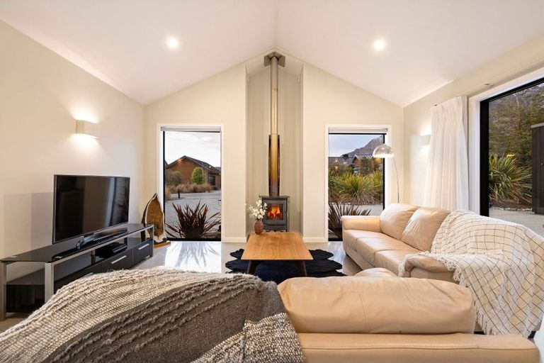 Photo of property in 24 Mckellar Drive, Jacks Point, Queenstown, 9371