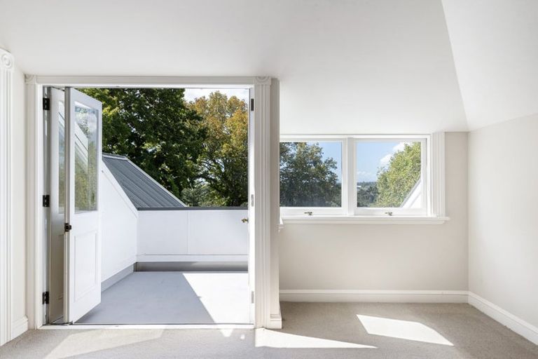 Photo of property in 6 Glade Place, Birkenhead, Auckland, 0626