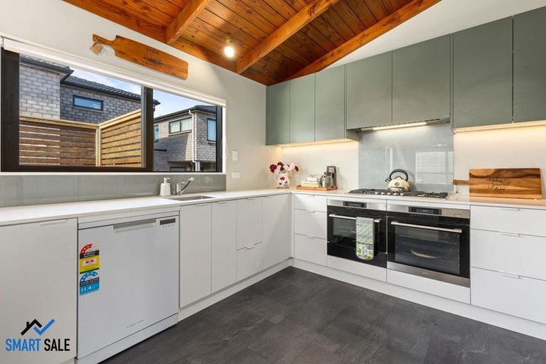 Photo of property in 19a Reid Road, New Lynn, Auckland, 0600