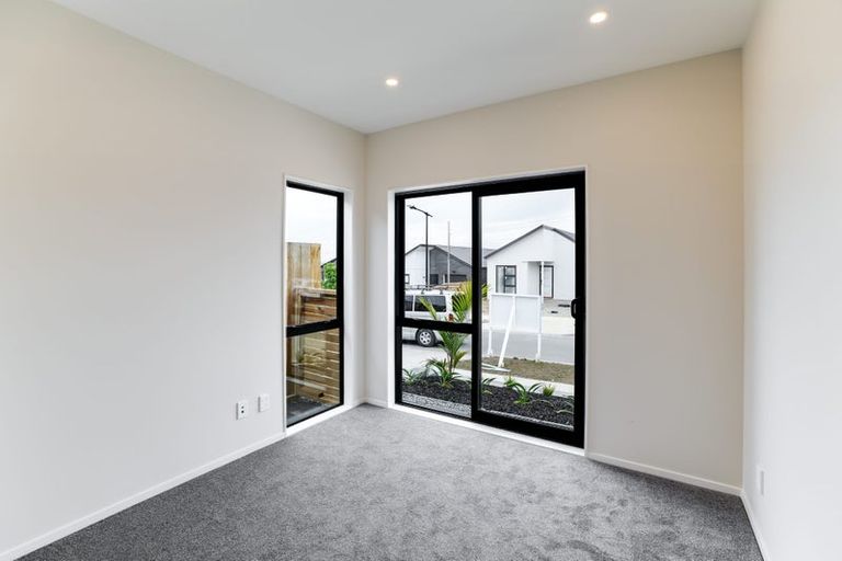 Photo of property in 13 Horokaka Street, Massey, Auckland, 0614