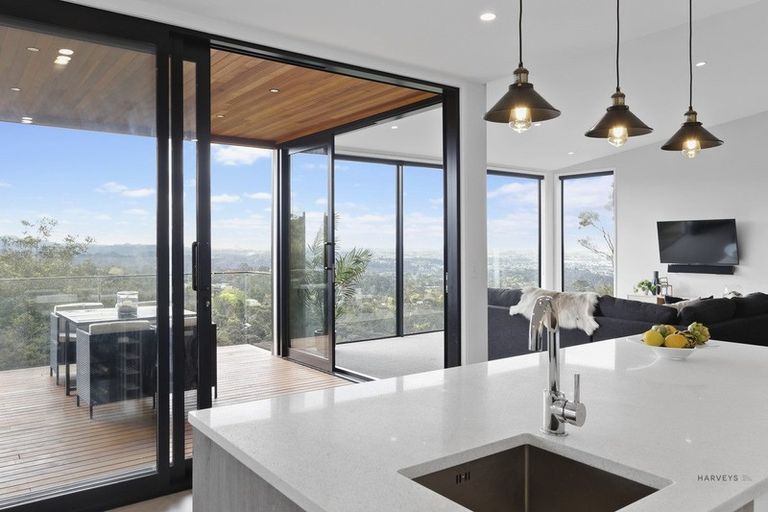 Photo of property in 182 Scenic Drive, Titirangi, Auckland, 0604