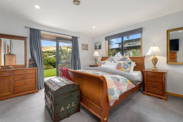 Photo of property in 5 Castalia Drive, Lake Hayes, Queenstown, 9304