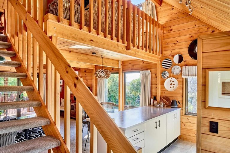 Photo of property in 41 Leeward Drive, Whitby, Porirua, 5024