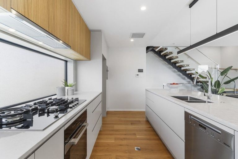 Photo of property in 16a Killarney Street, Takapuna, 0622