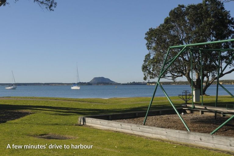 Photo of property in 11 Charlotte Drive, Omokoroa, 3114