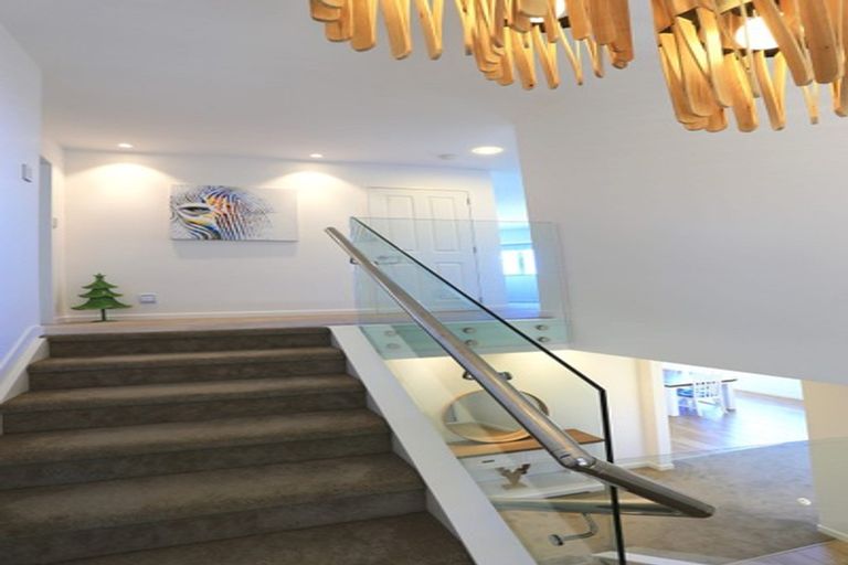 Photo of property in 104 Fairview Avenue, Fairview Heights, Auckland, 0632