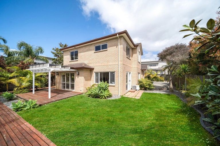 Photo of property in 23 Laurel Oak Drive, Schnapper Rock, Auckland, 0632