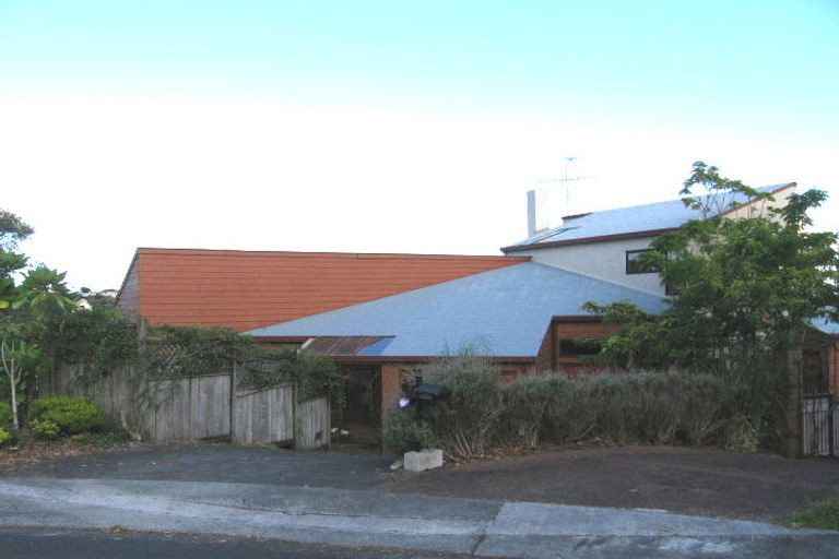 Photo of property in 9 Toi Toi Place, Northcote, Auckland, 0627