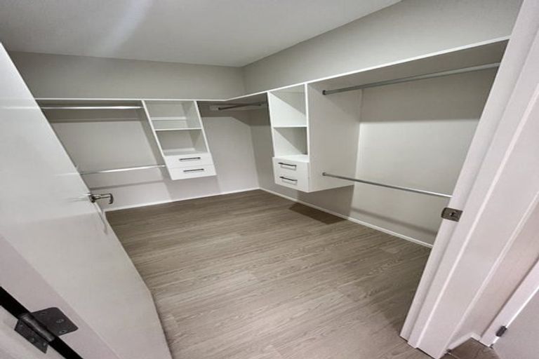 Photo of property in 28d Halberg Street, Glenfield, Auckland, 0629